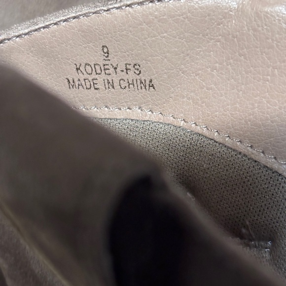 Jason Wu Women's Western Brown Suede Heeled Boots. - Picture 5 of 5